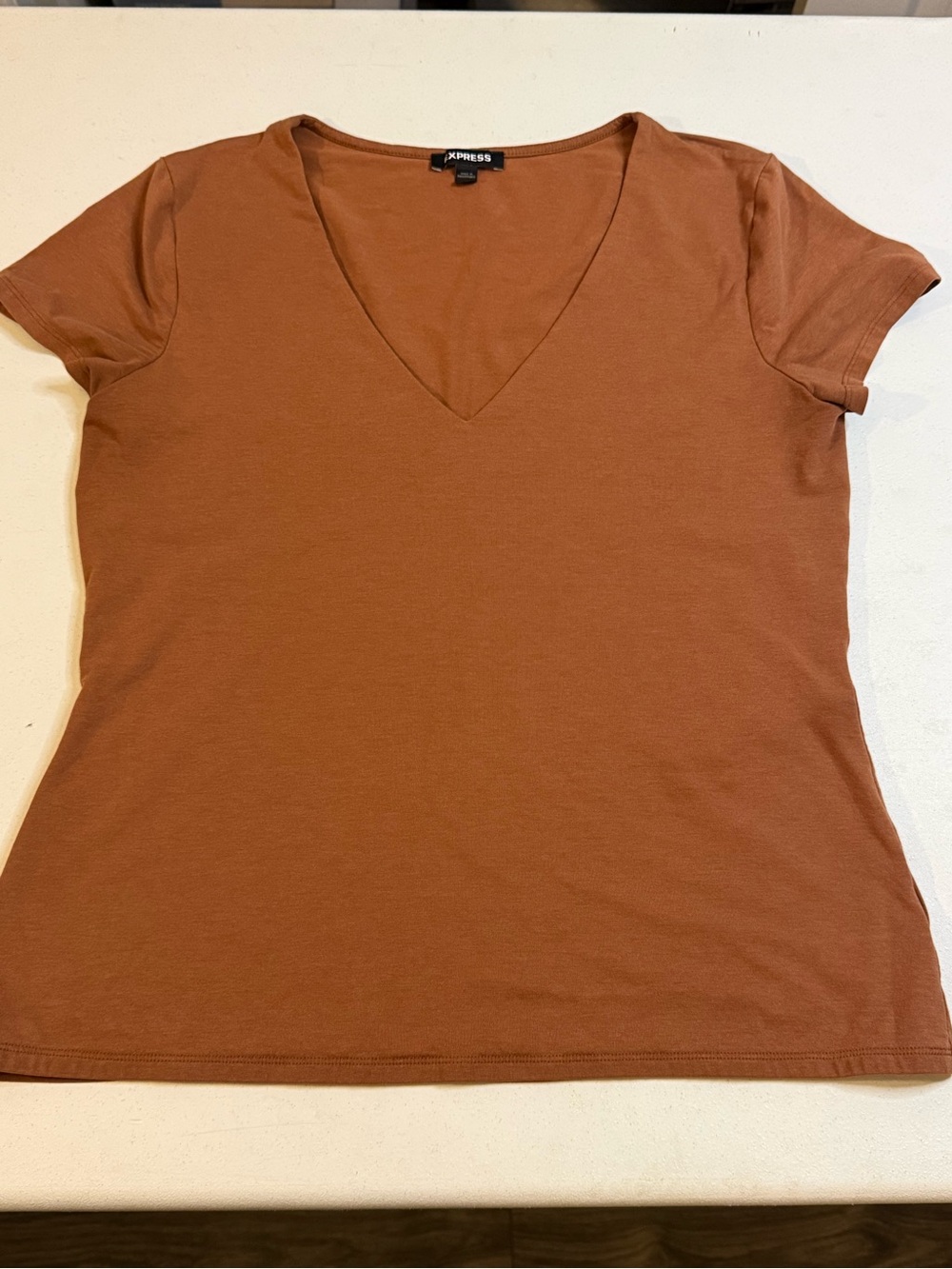 Express Women’s Large Brown V-Neck T-Shirt Stretch Short Sleeve Casual Tee